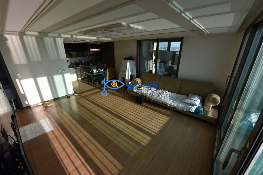 동일 구조 중고층 세대 거실 참고사진